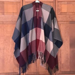 Plaid Poncho with Fringe - One Size - hardly worn